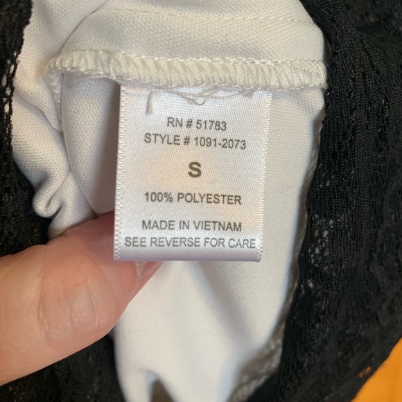 Off shoulder silky top - Picture 6 of 7